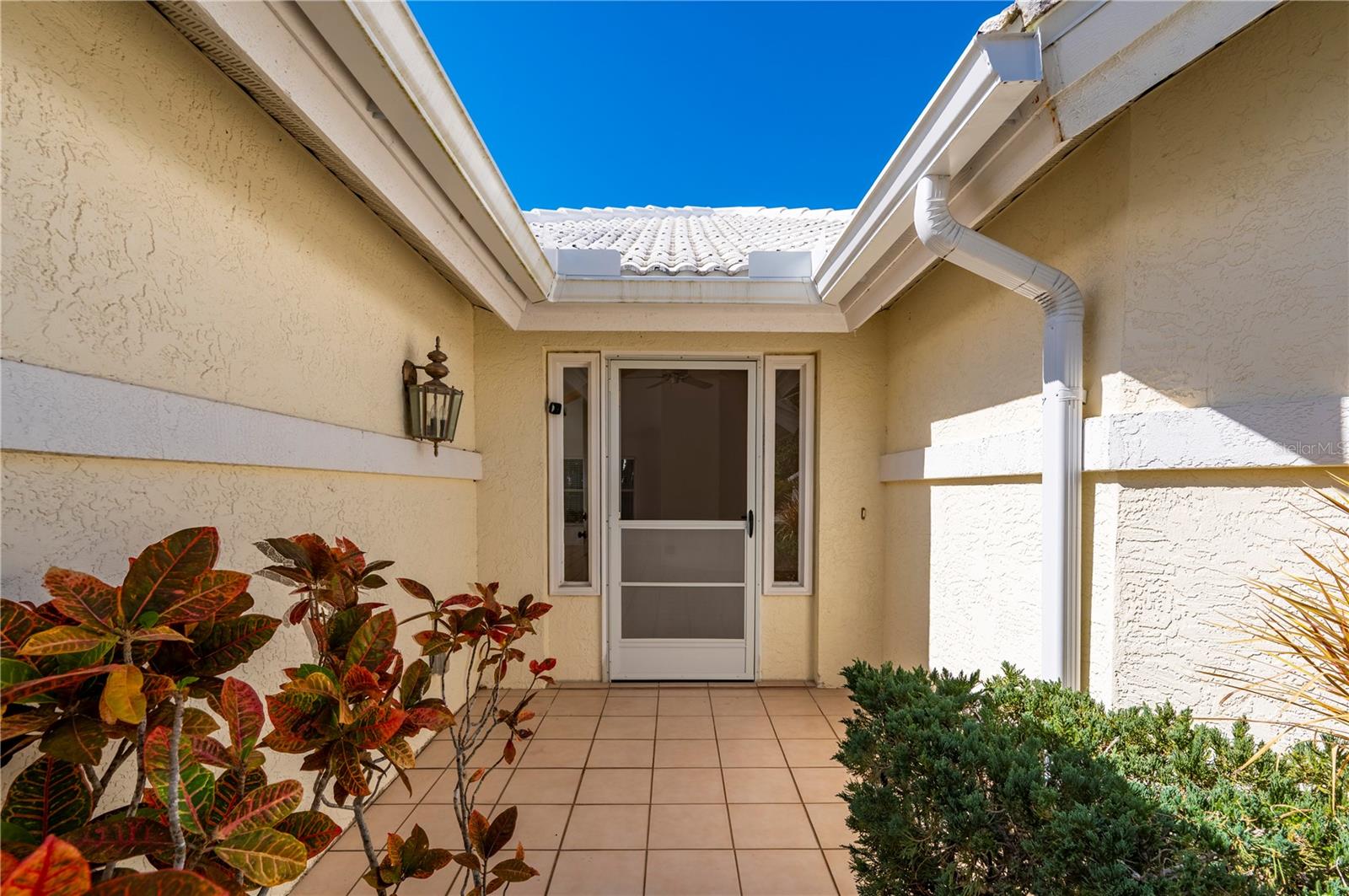 Image 6 of 55 For 1029 Harbor Town Drive