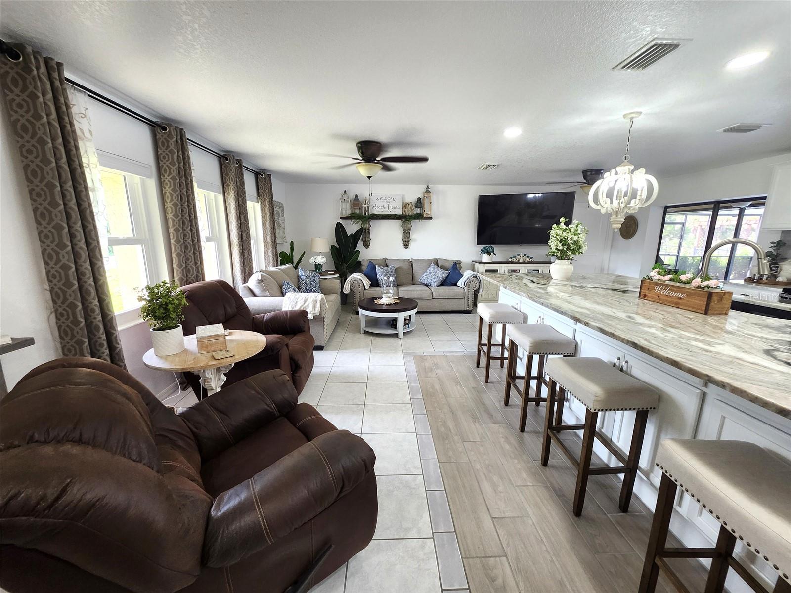 Image 8 of 80 For 319 Kindred Boulevard