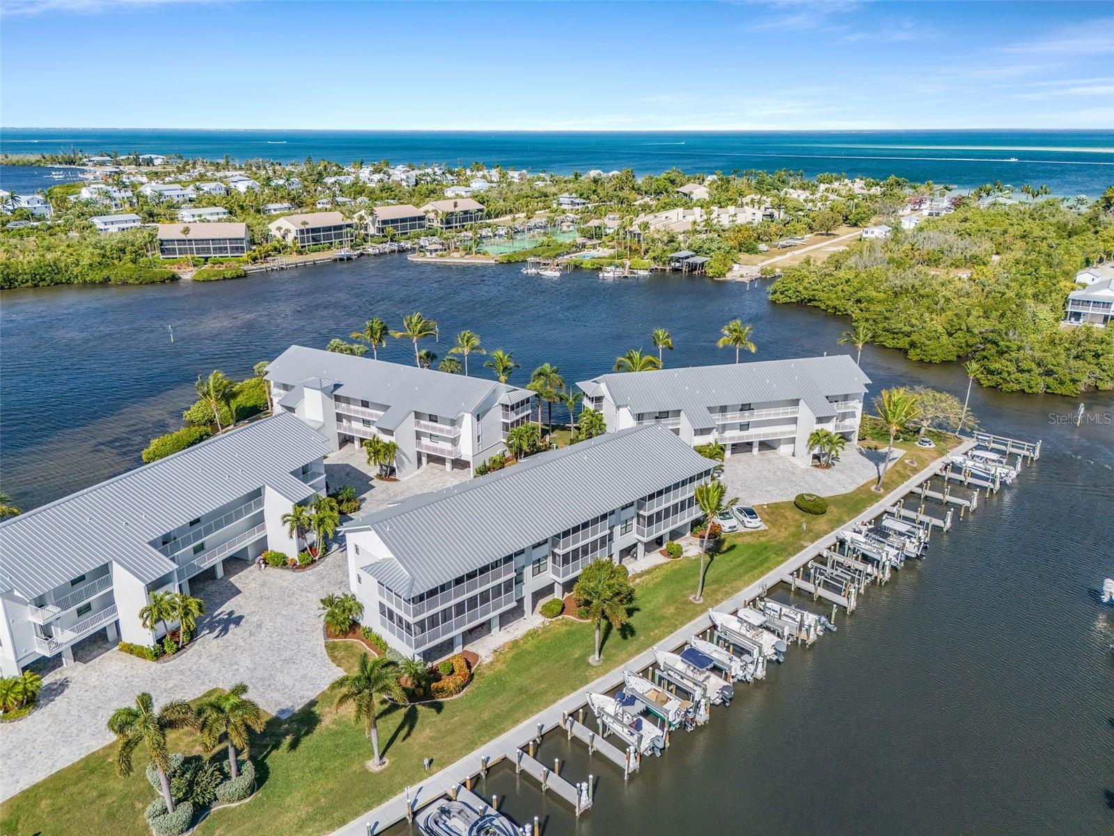 Image 29 of 33 For 16641 Stringfellow Road 506