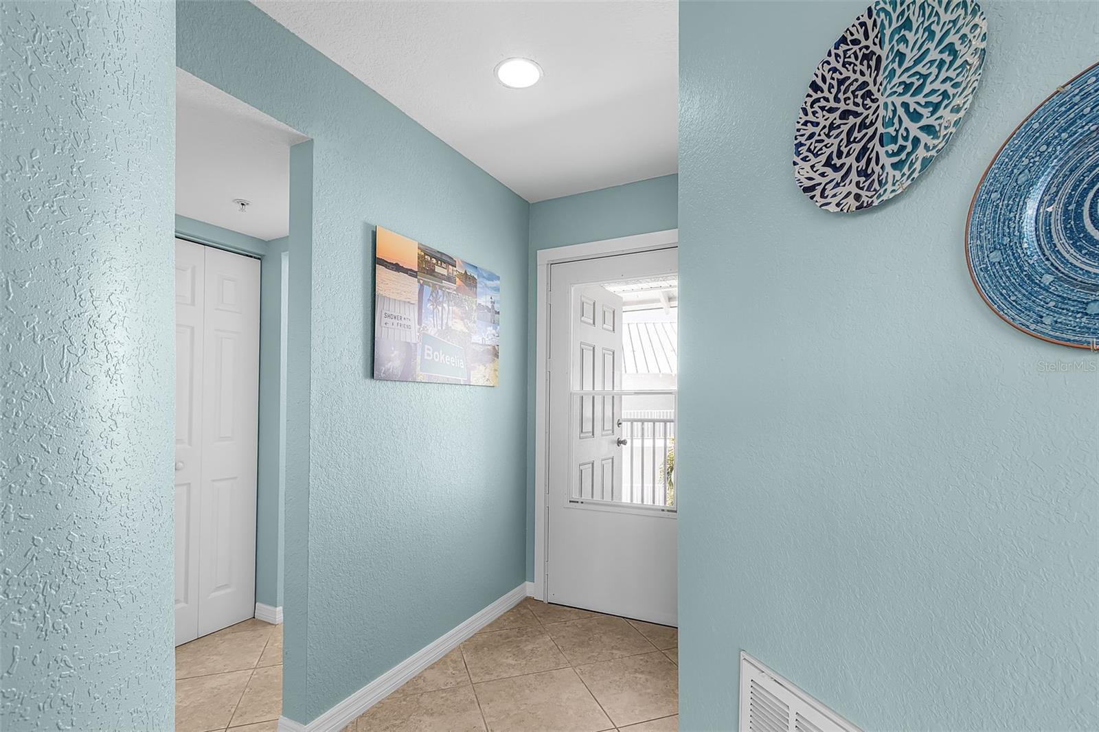 Image 3 of 33 For 16641 Stringfellow Road 506