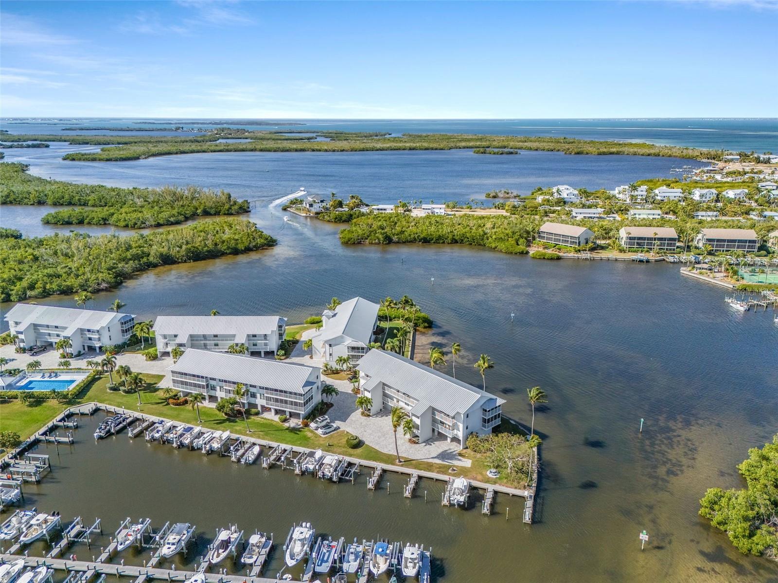 Image 30 of 33 For 16641 Stringfellow Road 506