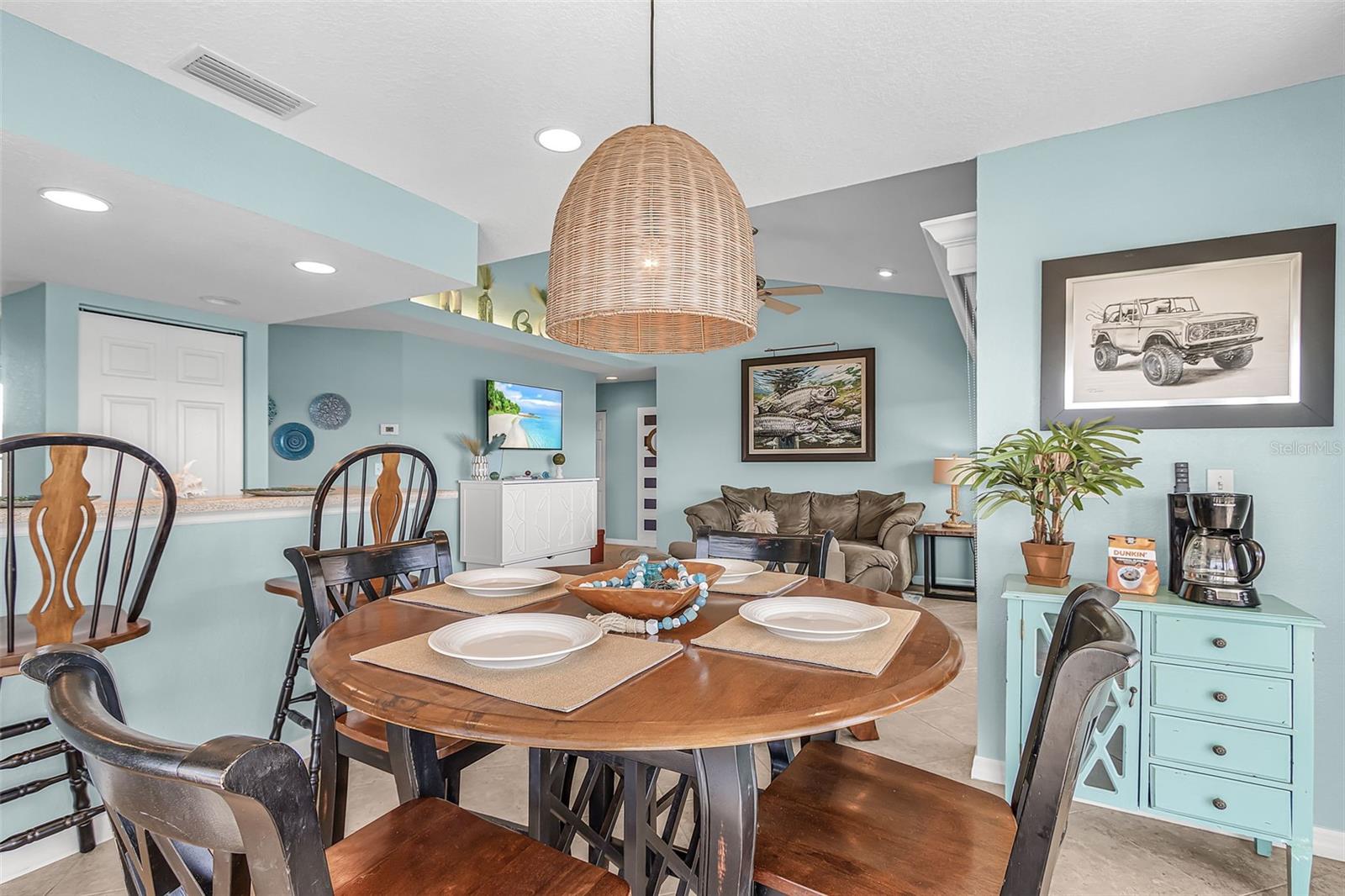 Image 8 of 33 For 16641 Stringfellow Road 506