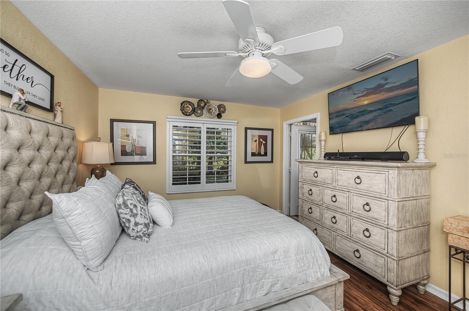 Image 32 of 83 For 19300 Water Oak Drive 102