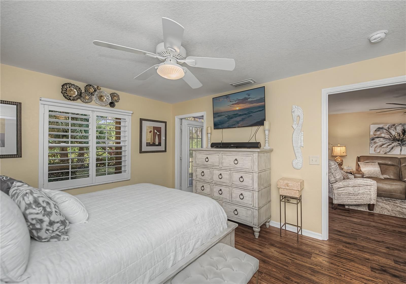 Image 33 of 83 For 19300 Water Oak Drive 102