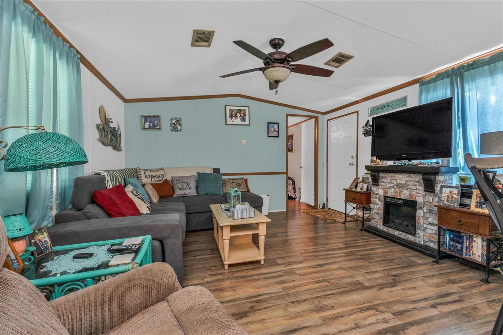 Image 2 of 30 For 1607 Woodlawn Avenue