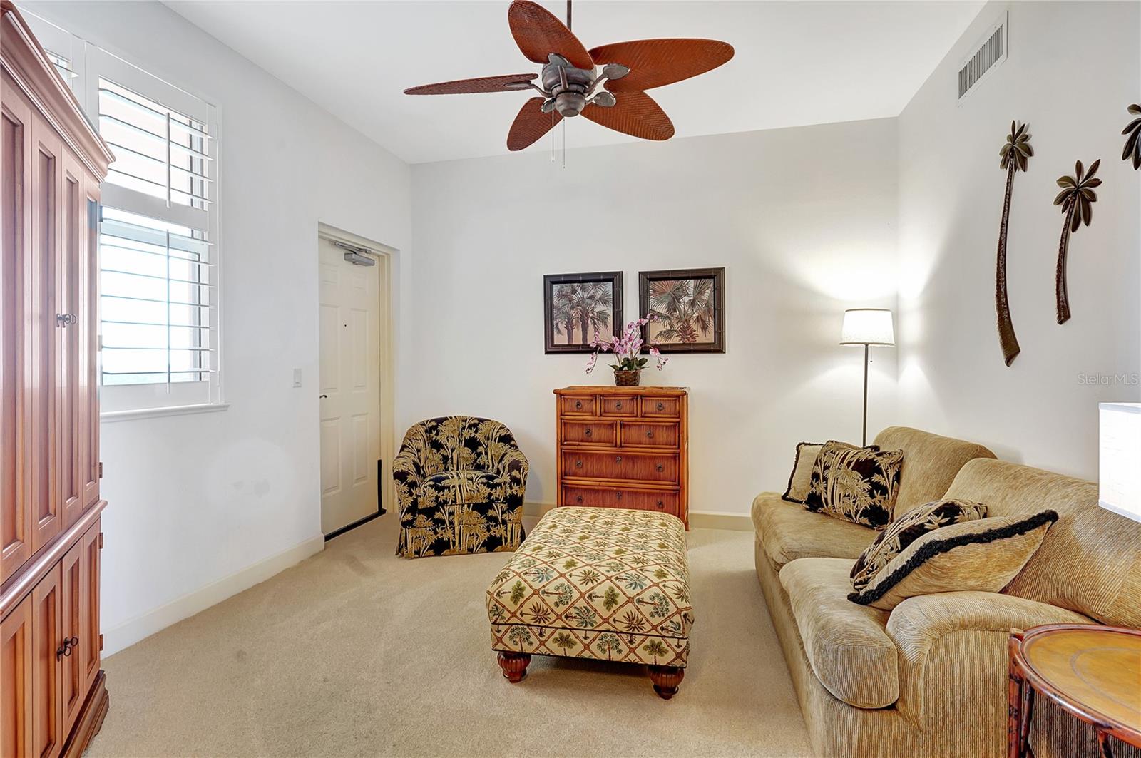 Image 22 of 37 For 3191 Matecumbe Key Road 704