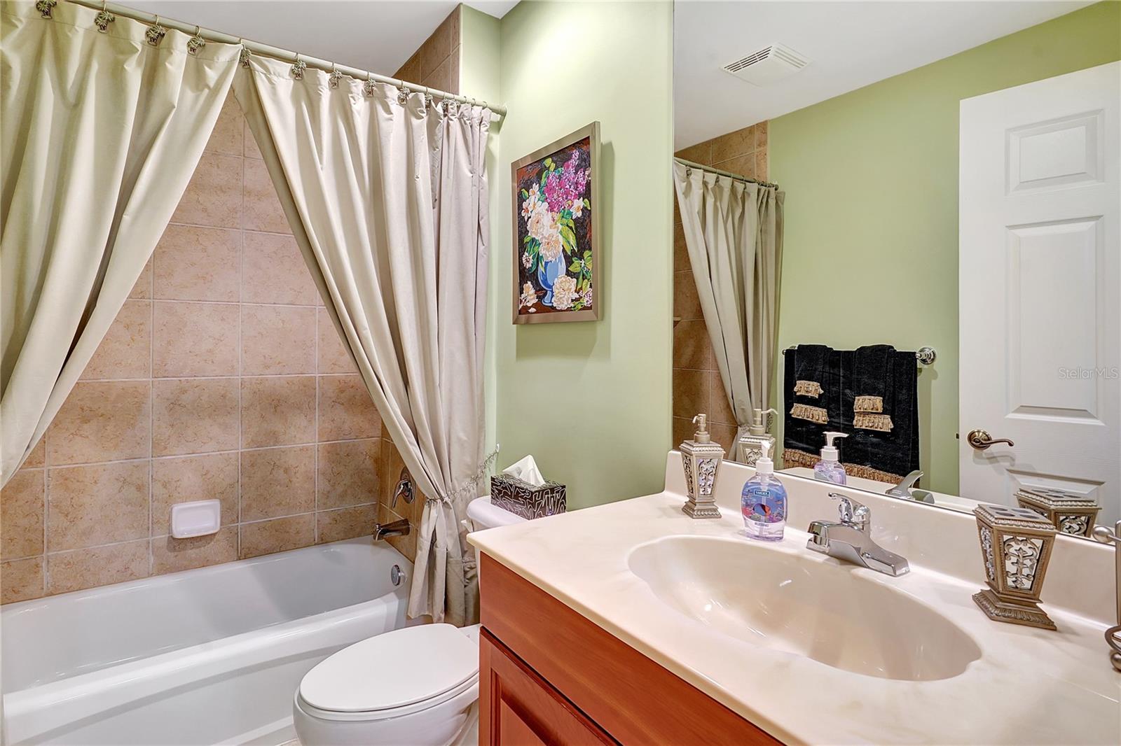 Image 23 of 37 For 3191 Matecumbe Key Road 704