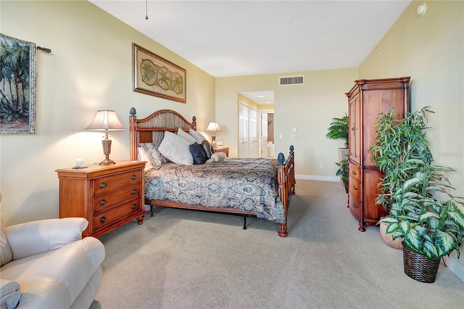 Image 27 of 37 For 3191 Matecumbe Key Road 704