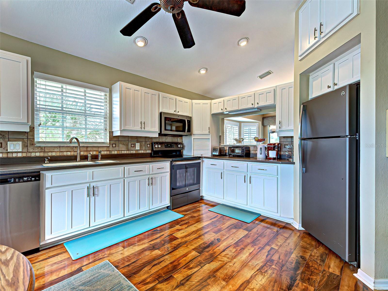 Image 41 of 83 For 13314 Prentice Avenue