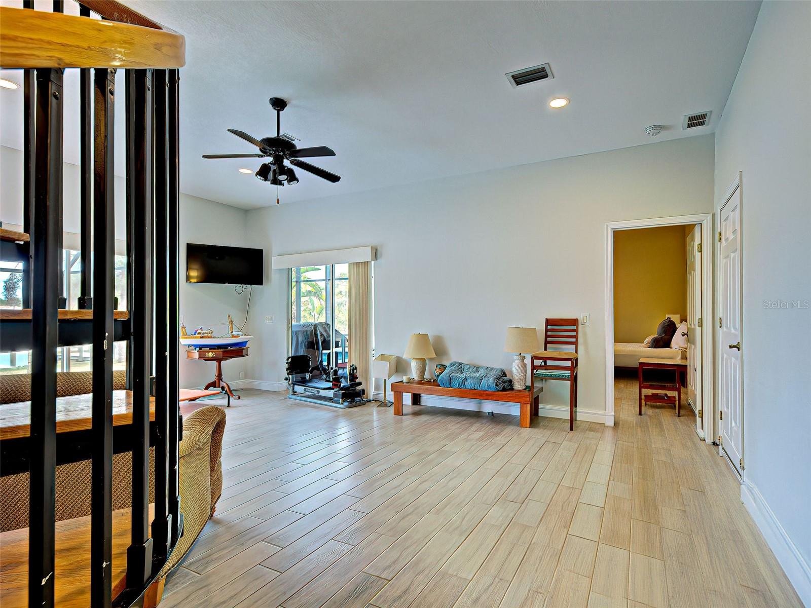 Image 56 of 83 For 13314 Prentice Avenue