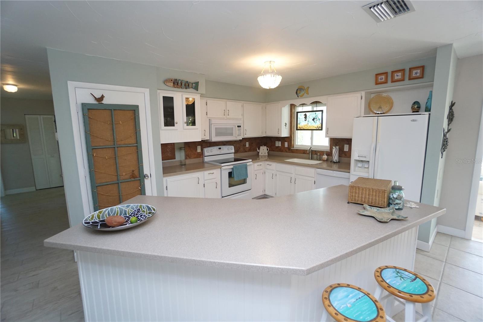 Image 14 of 49 For 621 Sturgeon Place