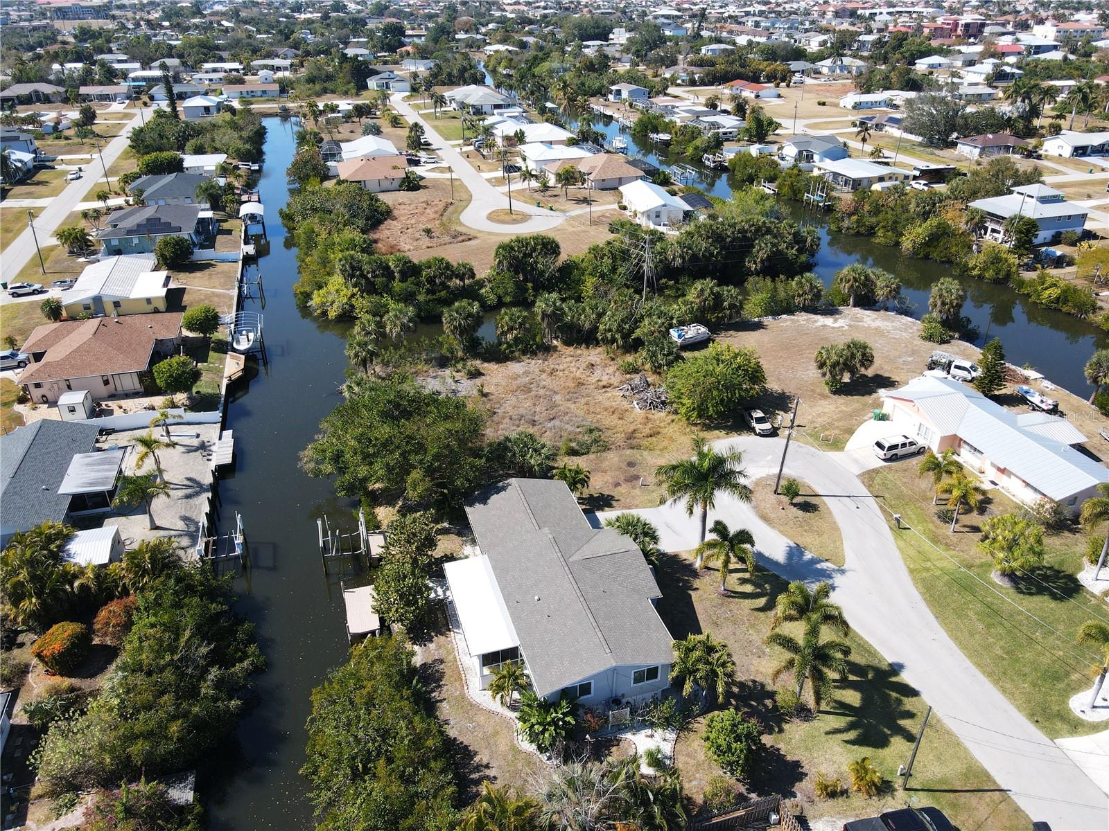 Image 33 of 49 For 621 Sturgeon Place