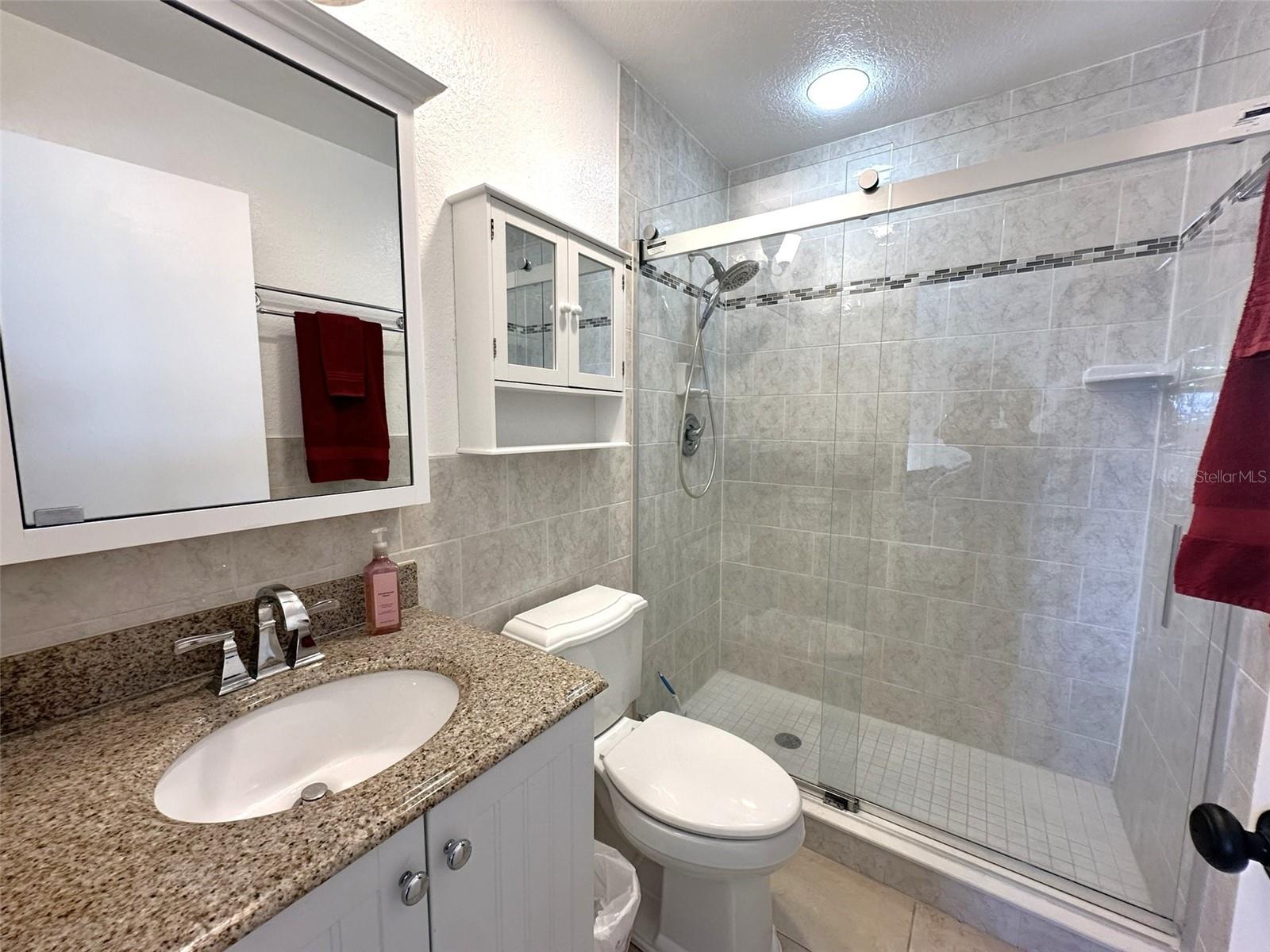 Image 10 of 31 For 4000 Oakview Drive L8