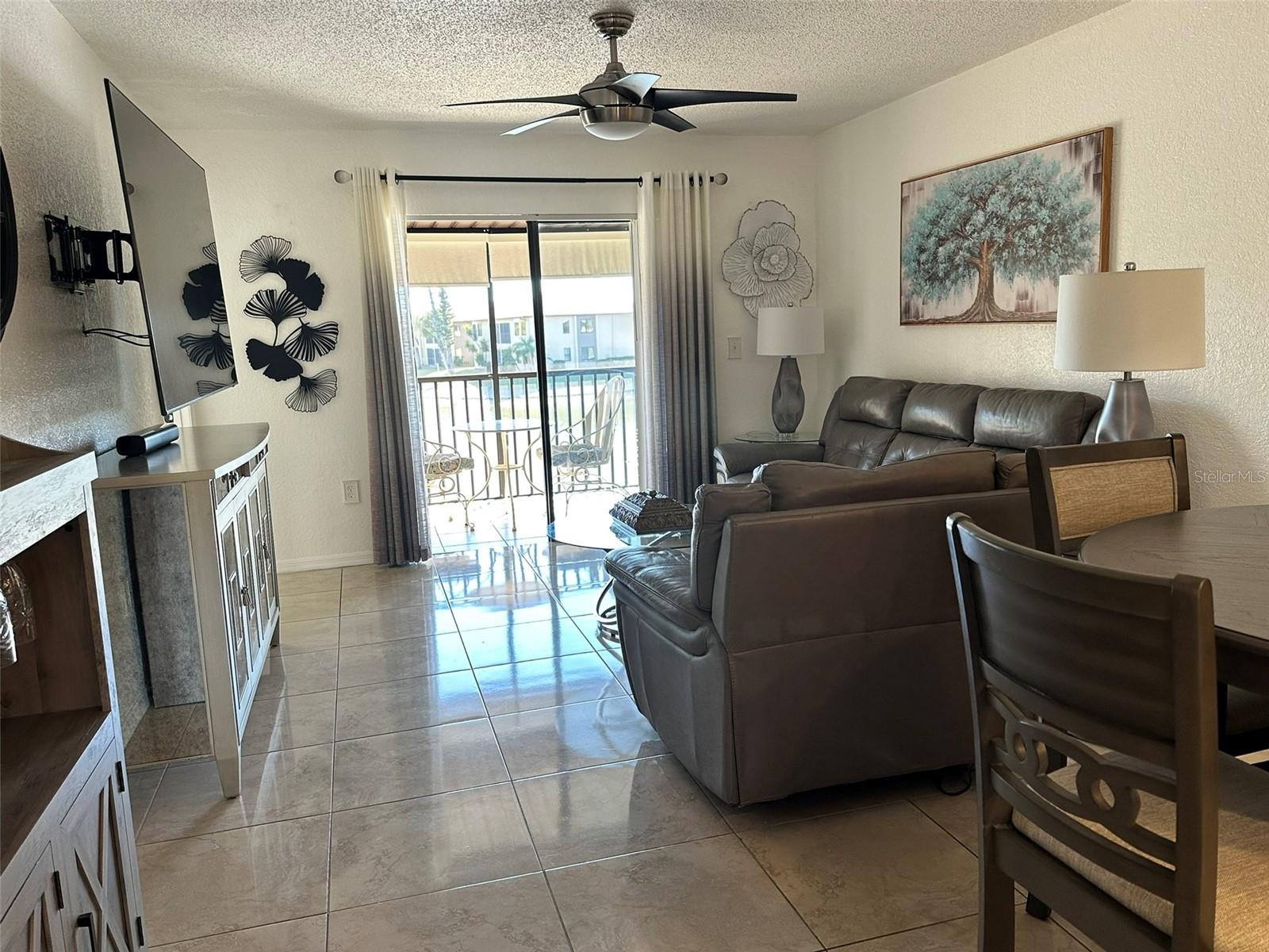 Image 12 of 31 For 4000 Oakview Drive L8