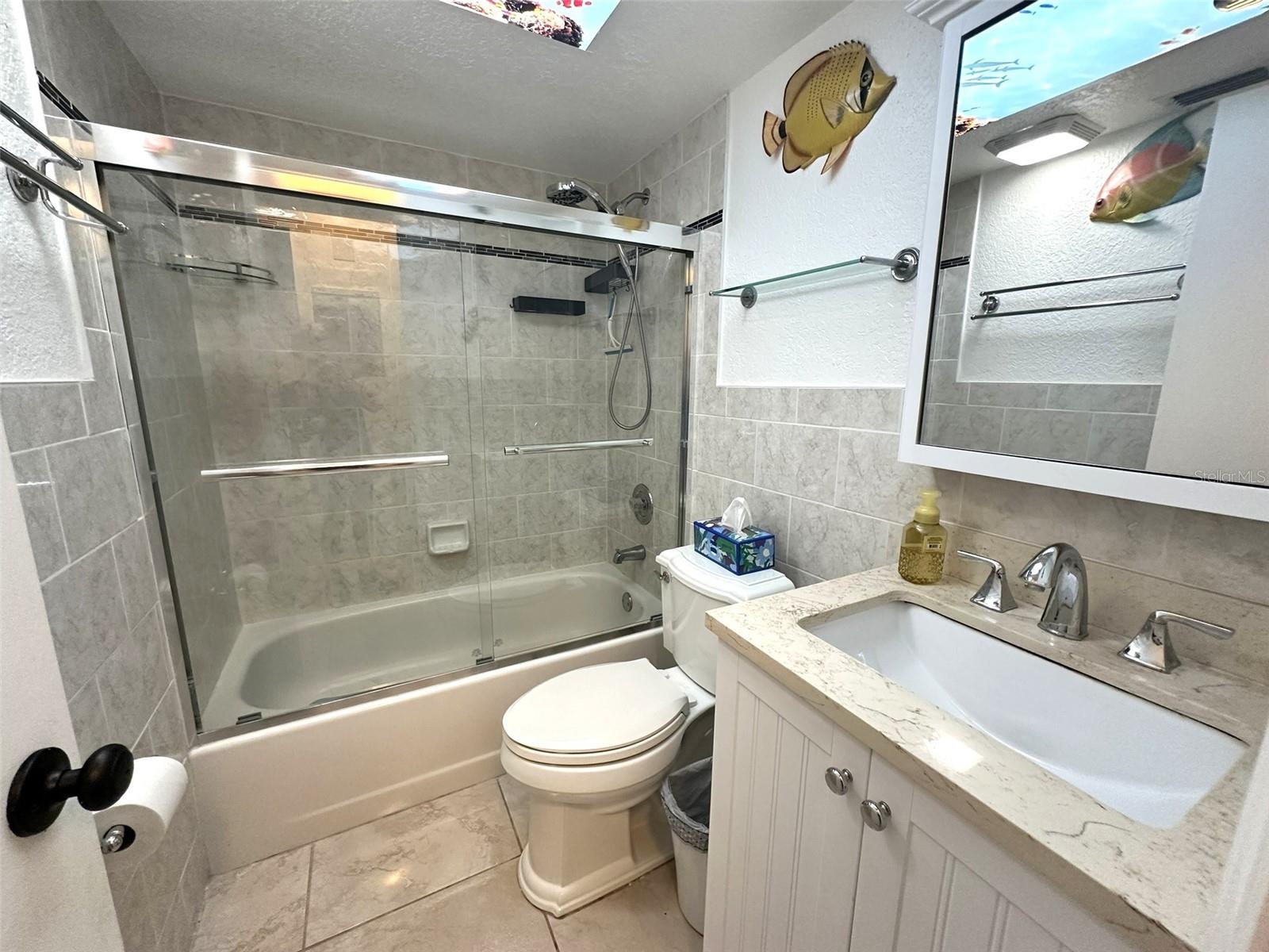 Image 16 of 31 For 4000 Oakview Drive L8