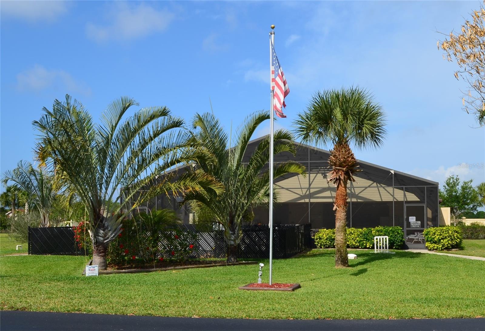 Image 20 of 31 For 4000 Oakview Drive L8