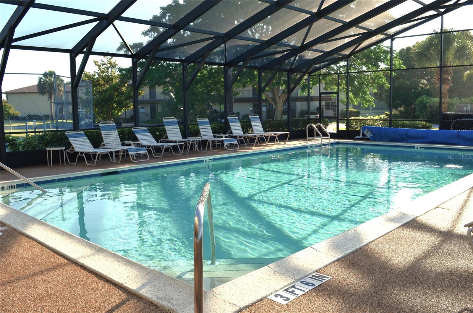 Image 21 of 31 For 4000 Oakview Drive L8