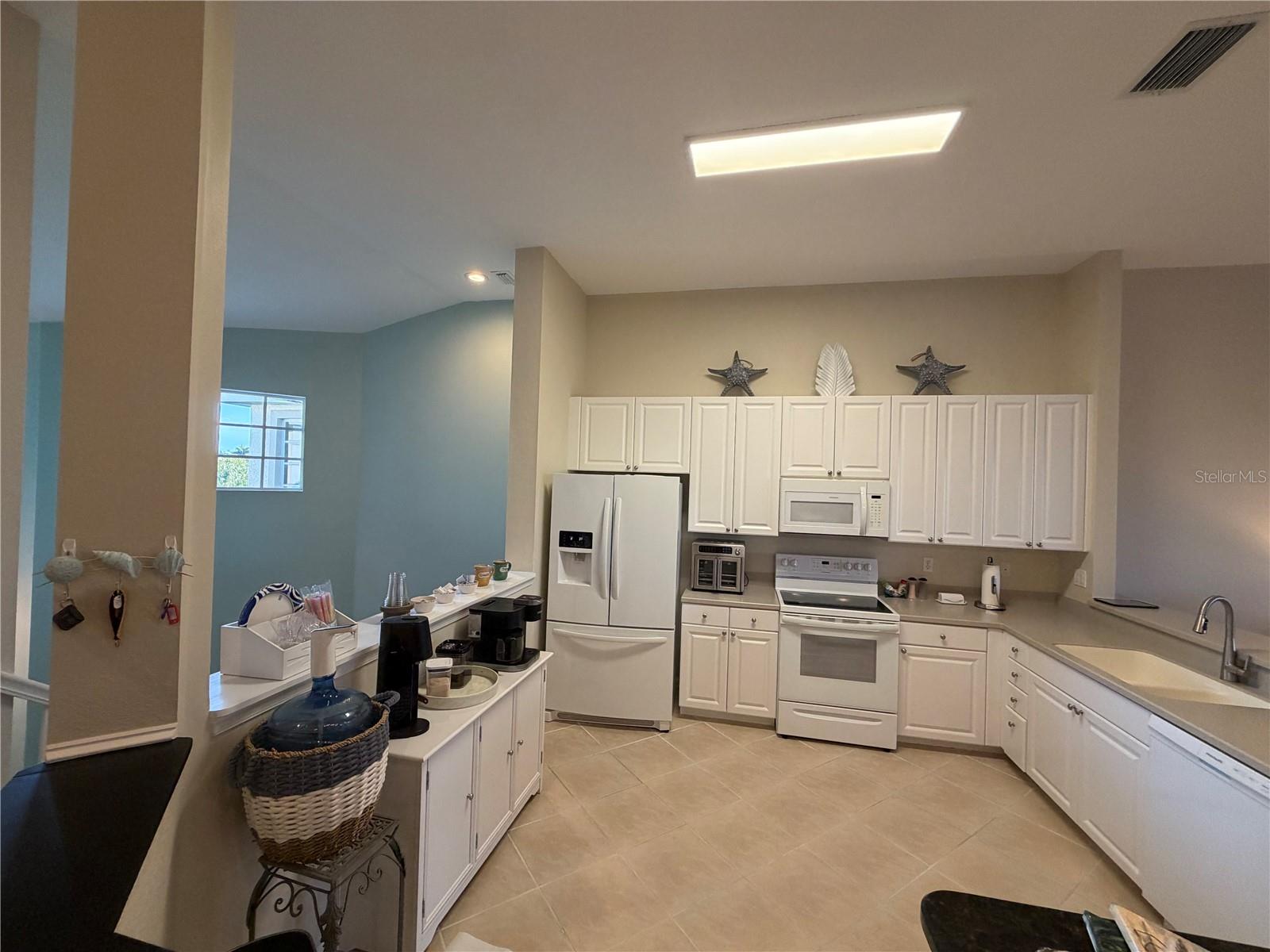 Image 33 of 81 For 3433 Grand Vista Court 202