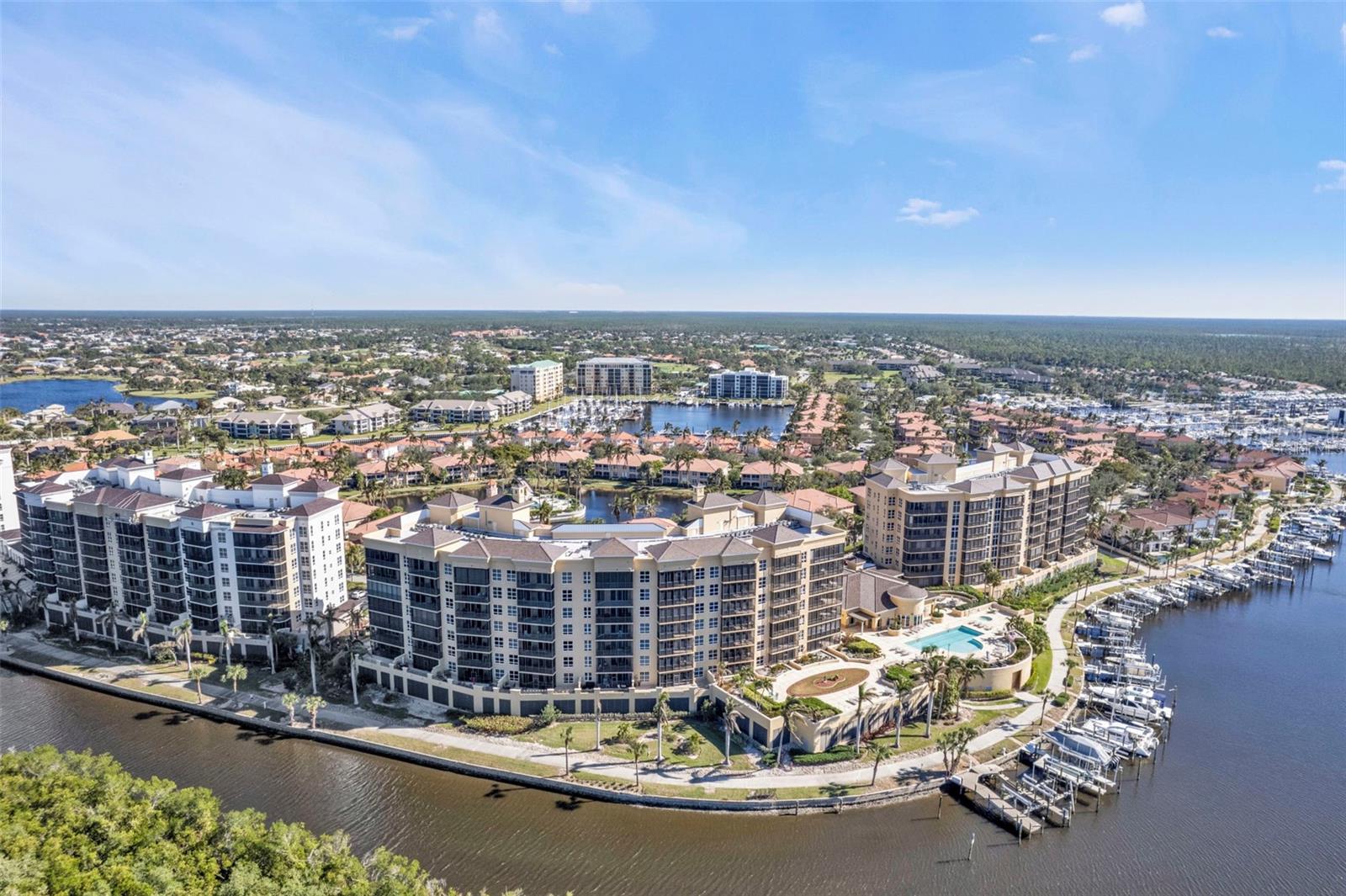 Image 6 of 63 For 3321 Sunset Key Circle 501