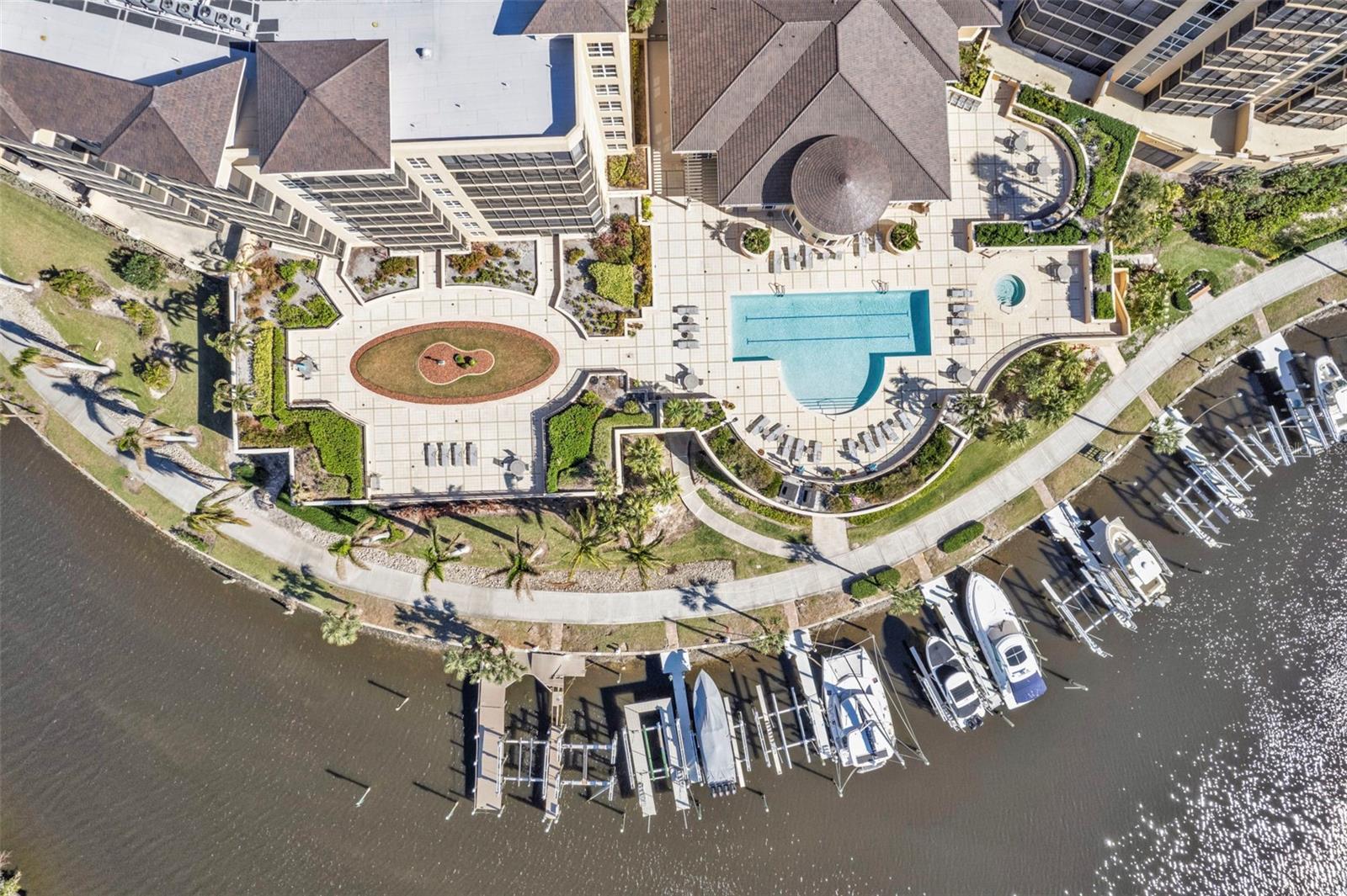 Image 7 of 63 For 3321 Sunset Key Circle 501