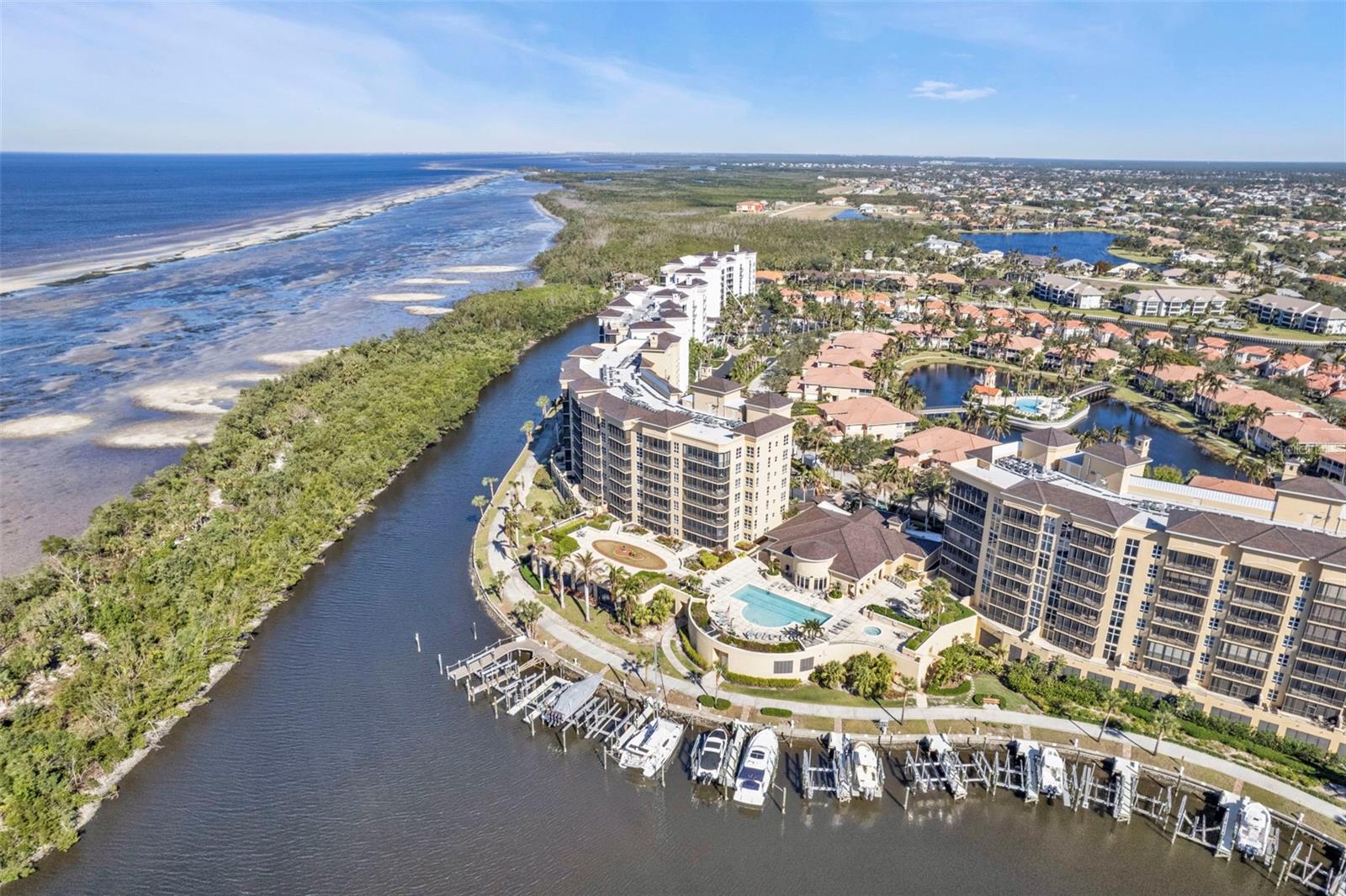 Image 8 of 63 For 3321 Sunset Key Circle 501