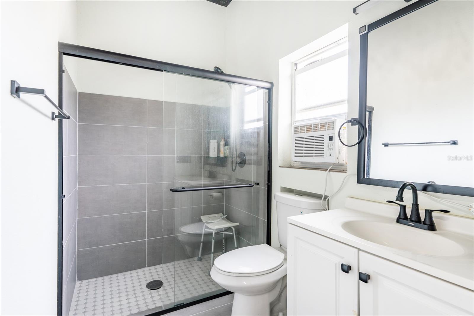 Image 12 of 53 For 17201 Prairie Creek Boulevard