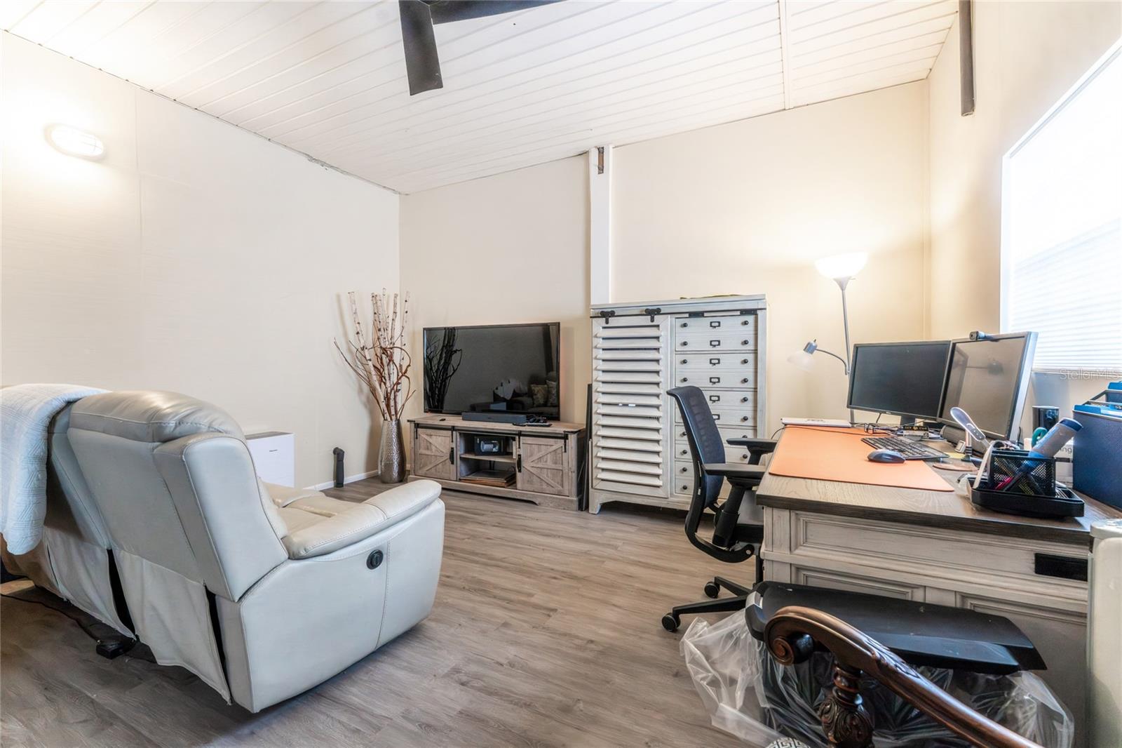 Image 24 of 53 For 17201 Prairie Creek Boulevard