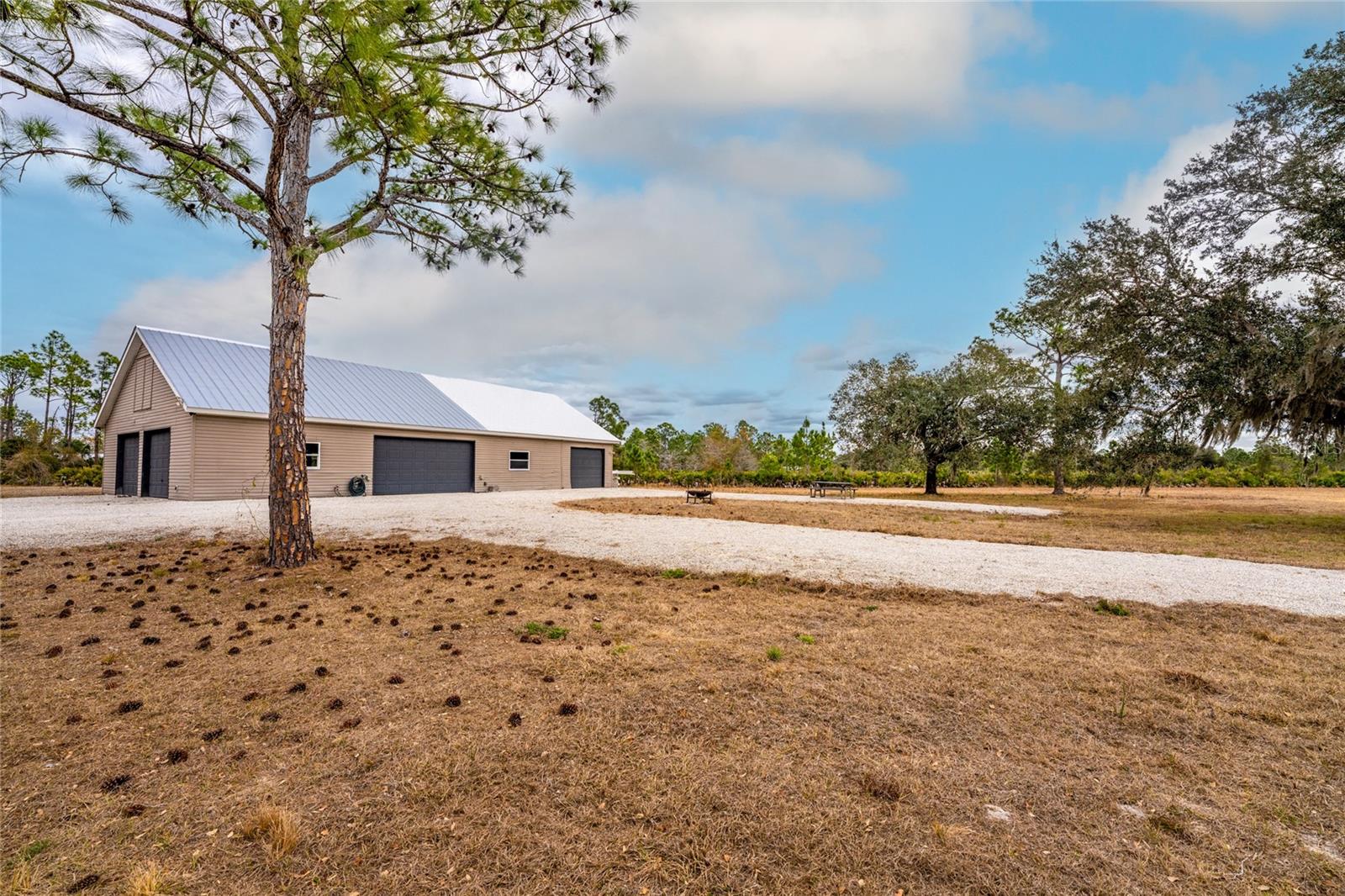 Image 32 of 53 For 17201 Prairie Creek Boulevard