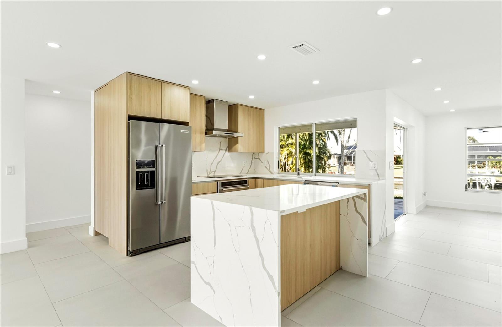 Image 10 of 36 For 2031 25th Lane