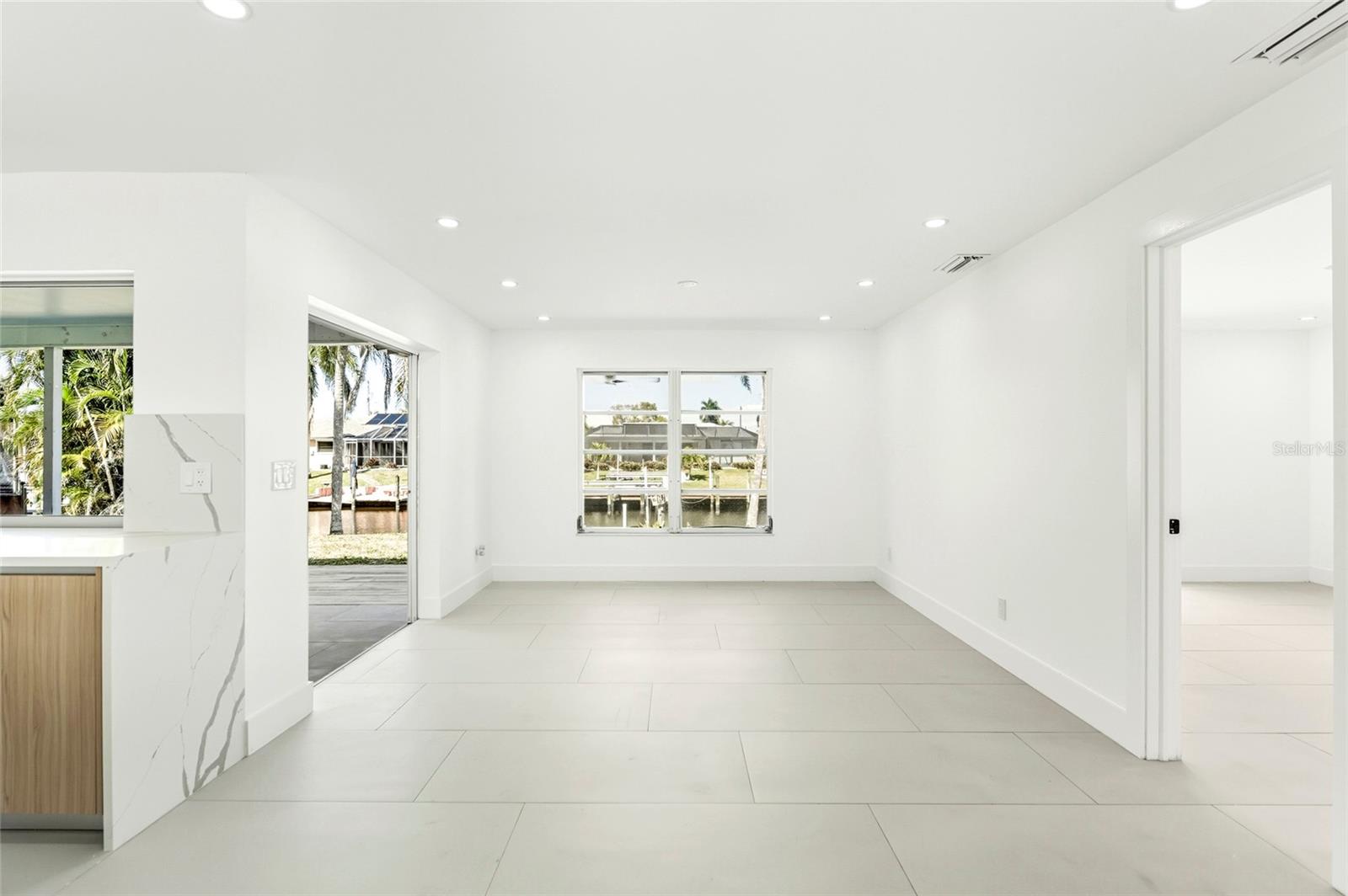 Image 11 of 36 For 2031 25th Lane