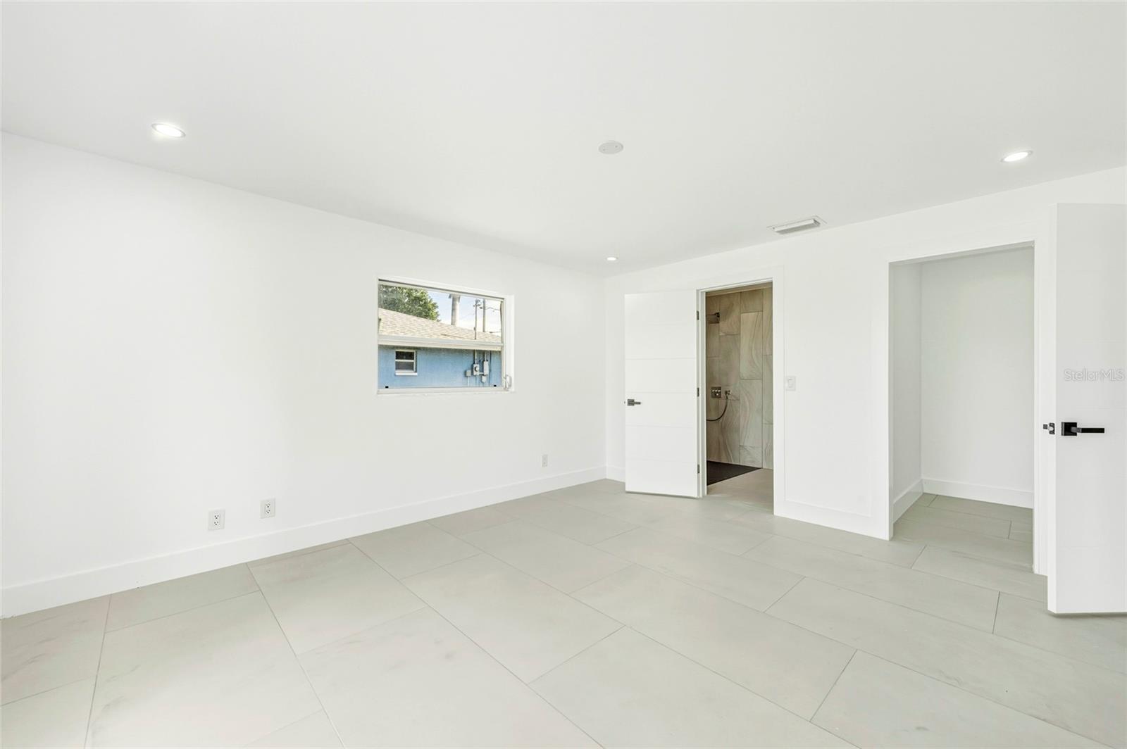 Image 14 of 36 For 2031 25th Lane