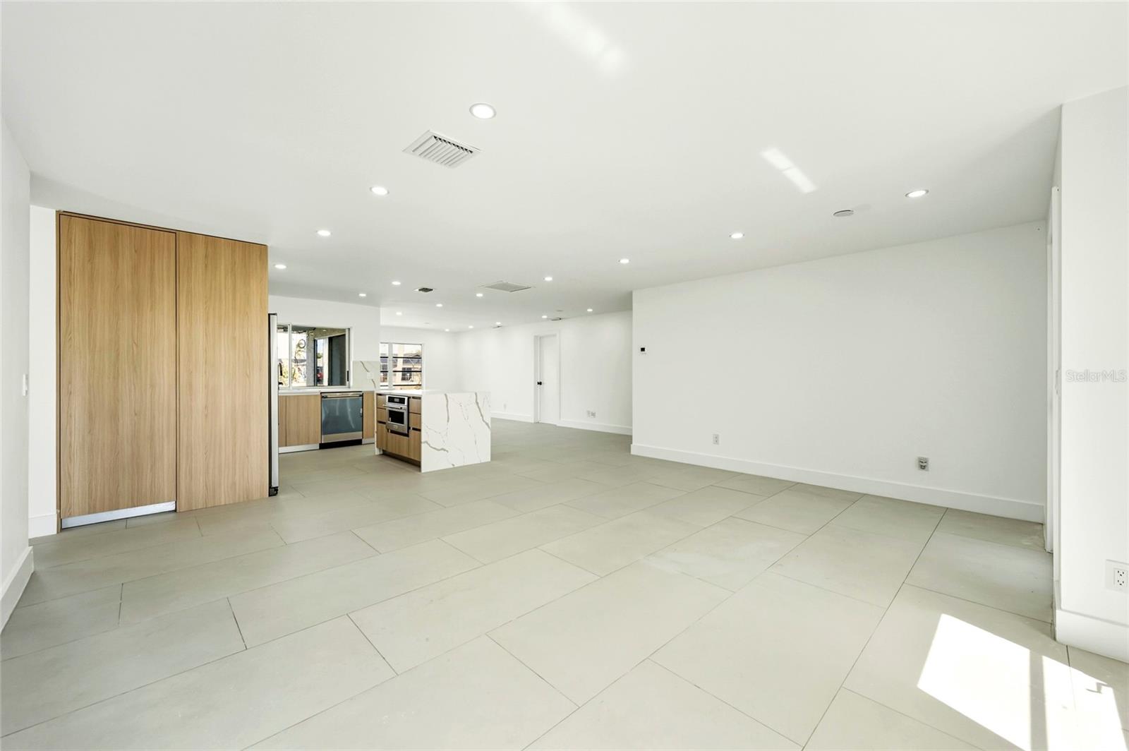 Image 6 of 36 For 2031 25th Lane