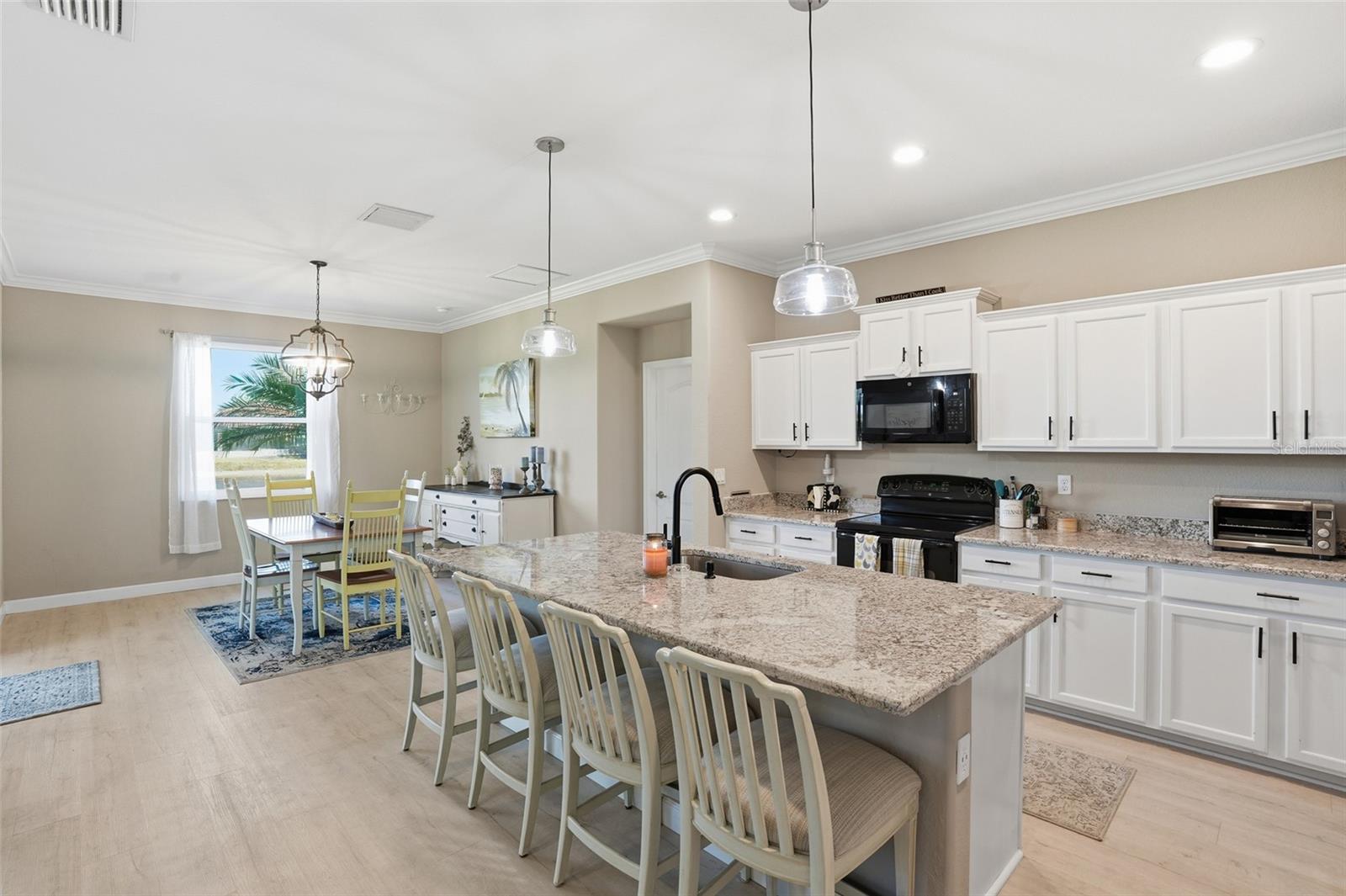 Image 15 of 36 For 13056 Silver Thorn Loop