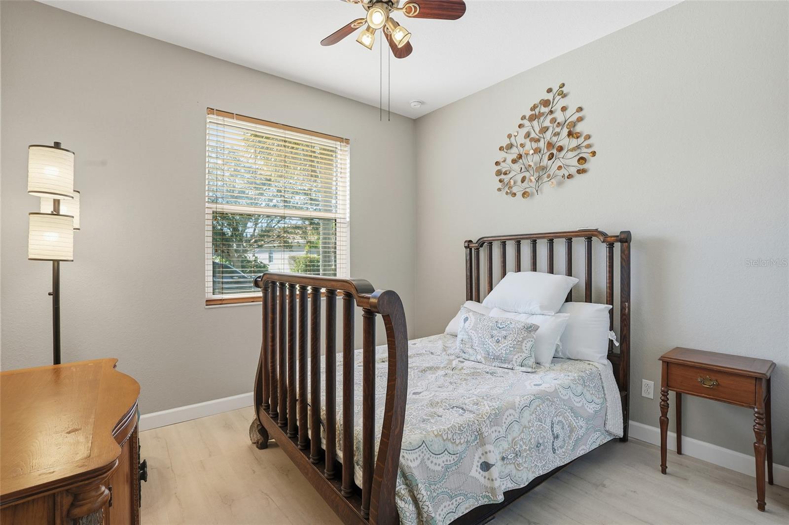 Image 22 of 36 For 13056 Silver Thorn Loop