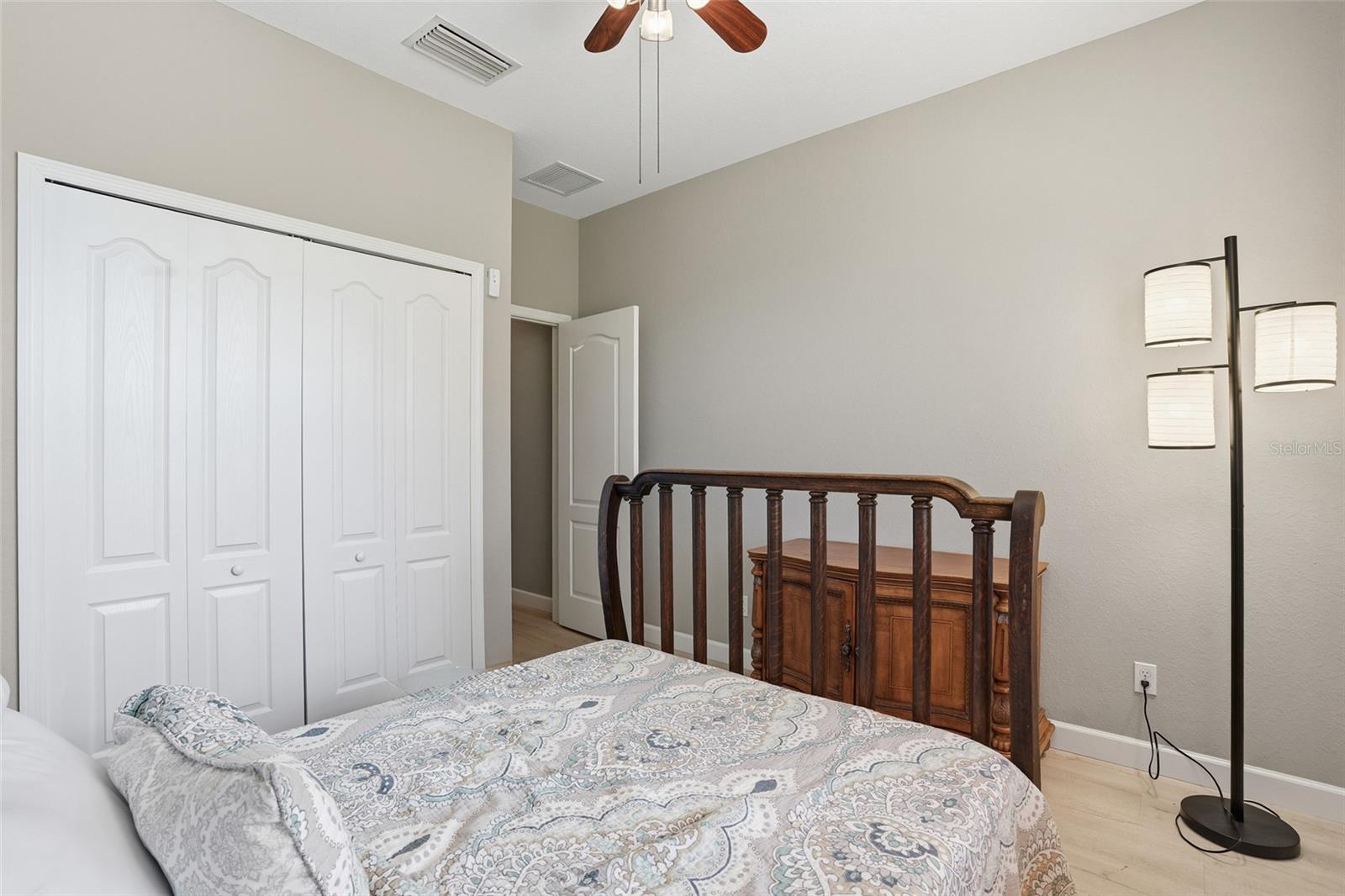 Image 23 of 36 For 13056 Silver Thorn Loop