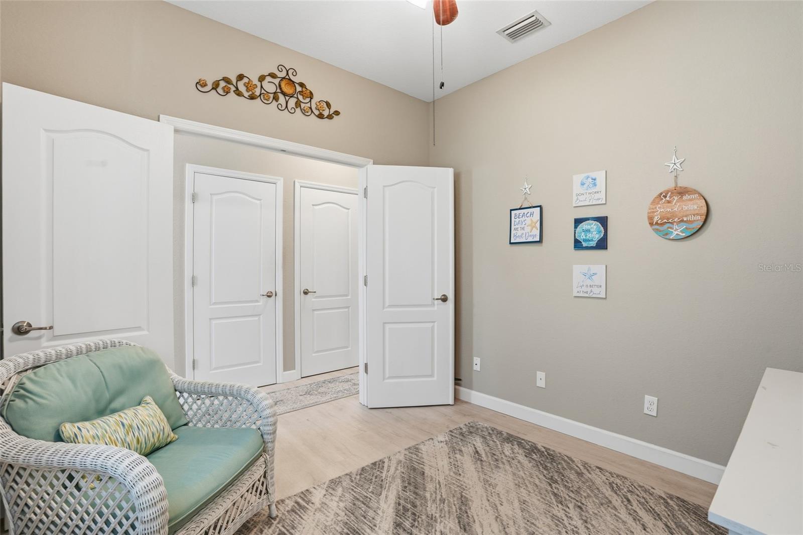 Image 25 of 36 For 13056 Silver Thorn Loop