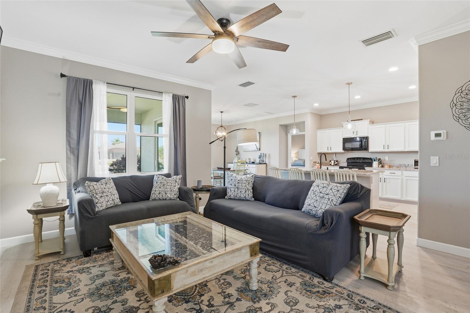 Image 5 of 36 For 13056 Silver Thorn Loop