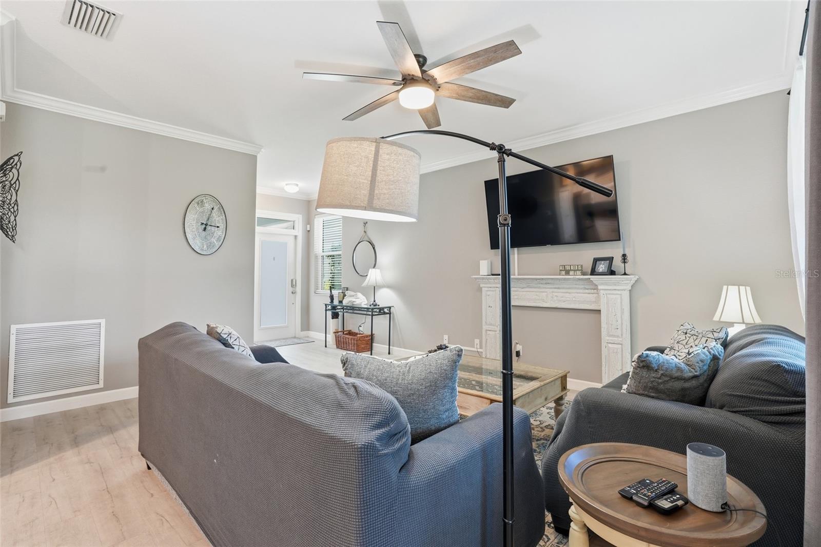 Image 7 of 36 For 13056 Silver Thorn Loop