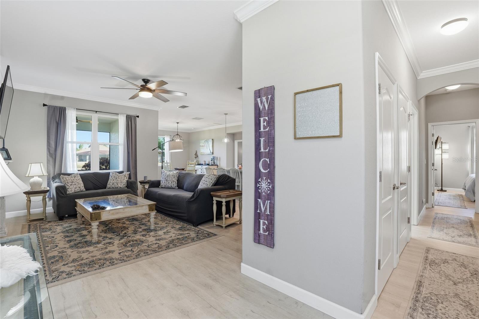 Image 9 of 36 For 13056 Silver Thorn Loop