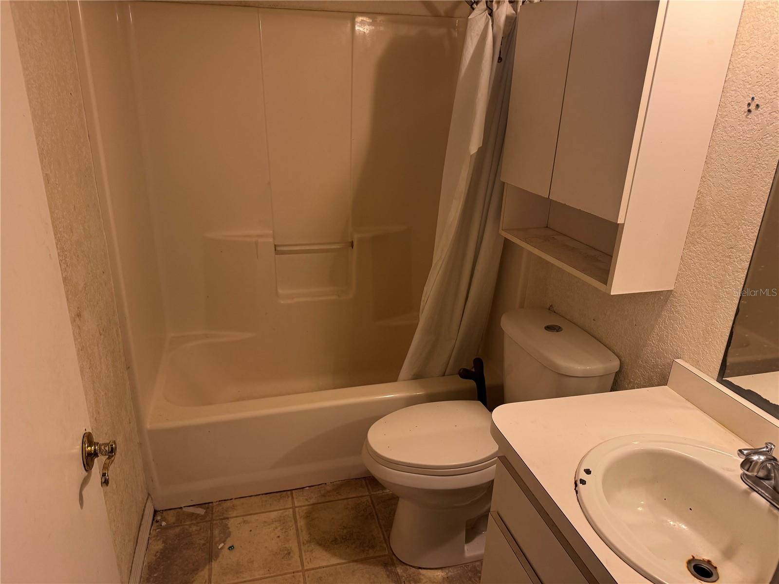 Listing photo id 5 for 3589 Chamberlain Boulevard