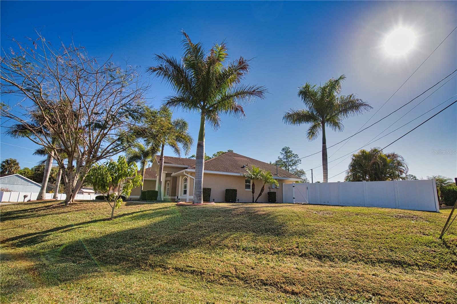 Listing photo id 8 for 3985 Massini Avenue