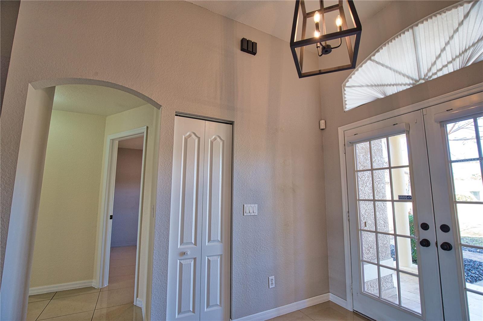 Listing photo id 11 for 3985 Massini Avenue