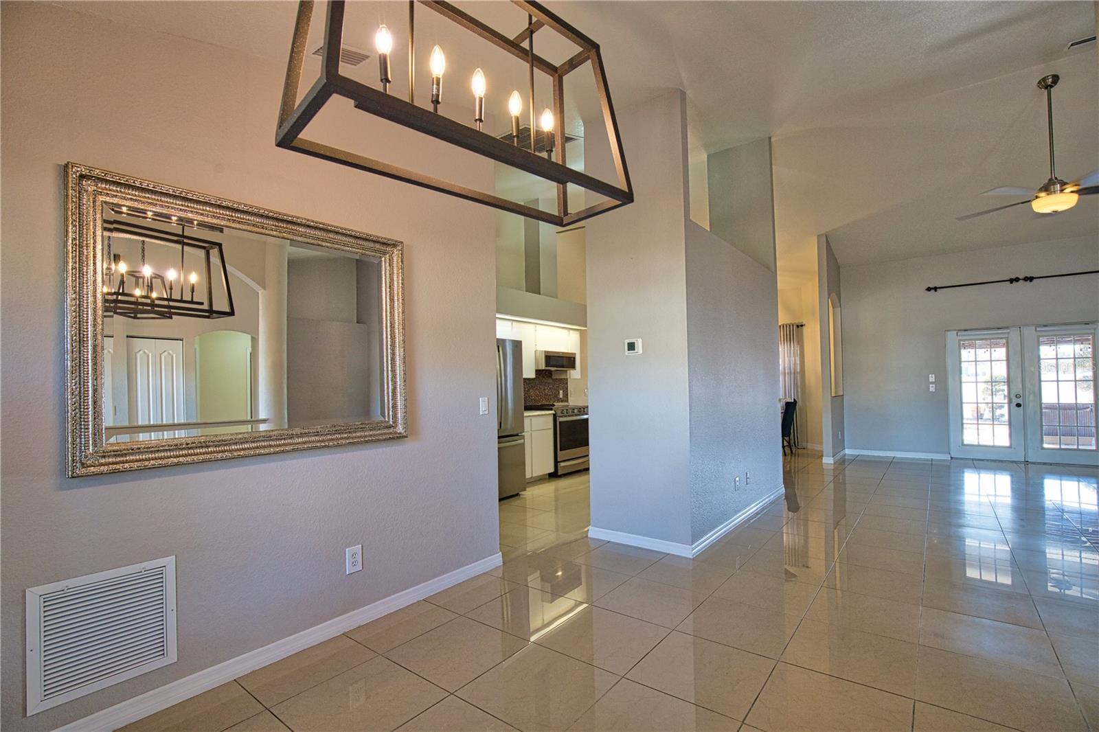 Listing photo id 14 for 3985 Massini Avenue