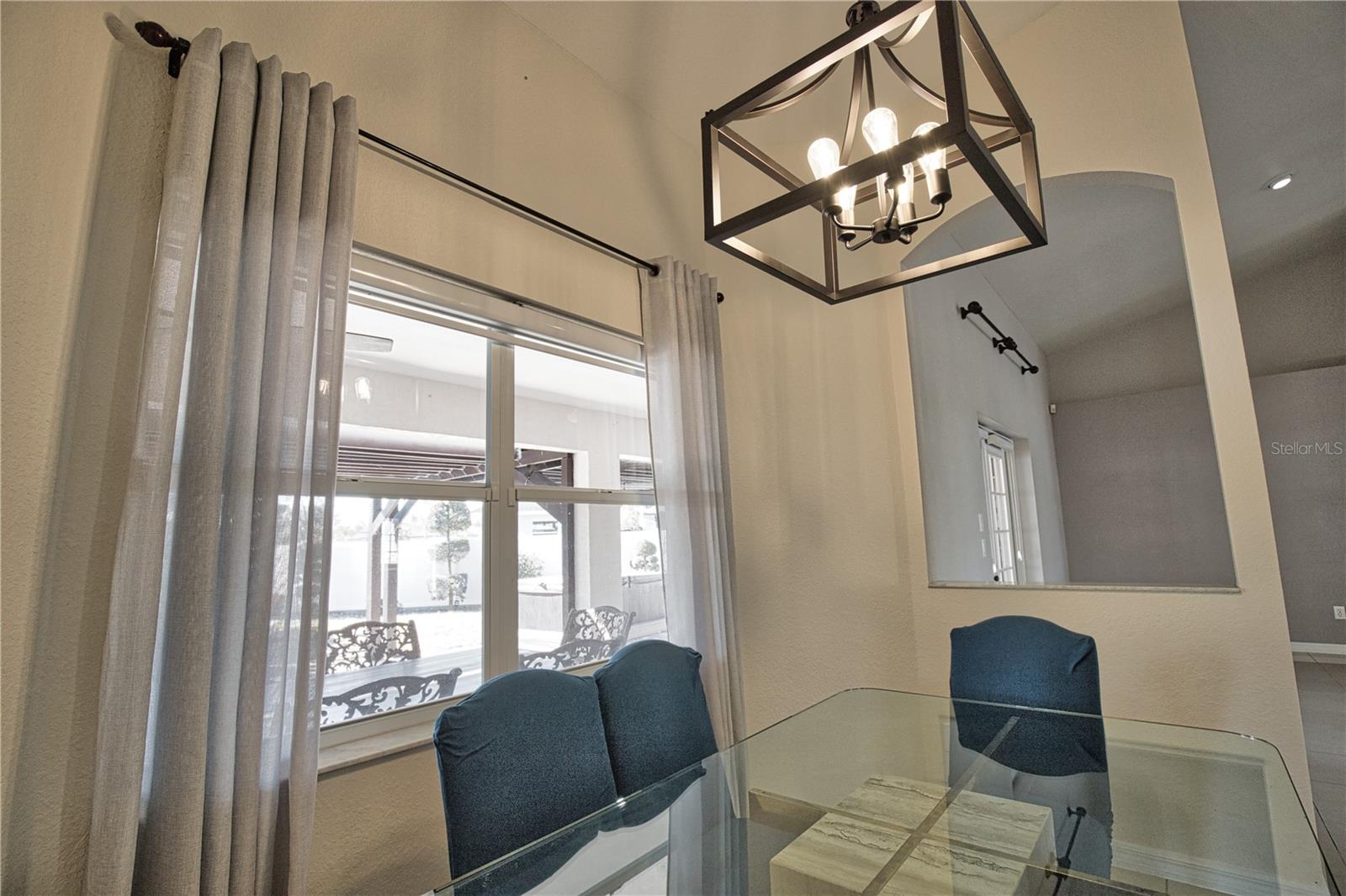 Listing photo id 31 for 3985 Massini Avenue