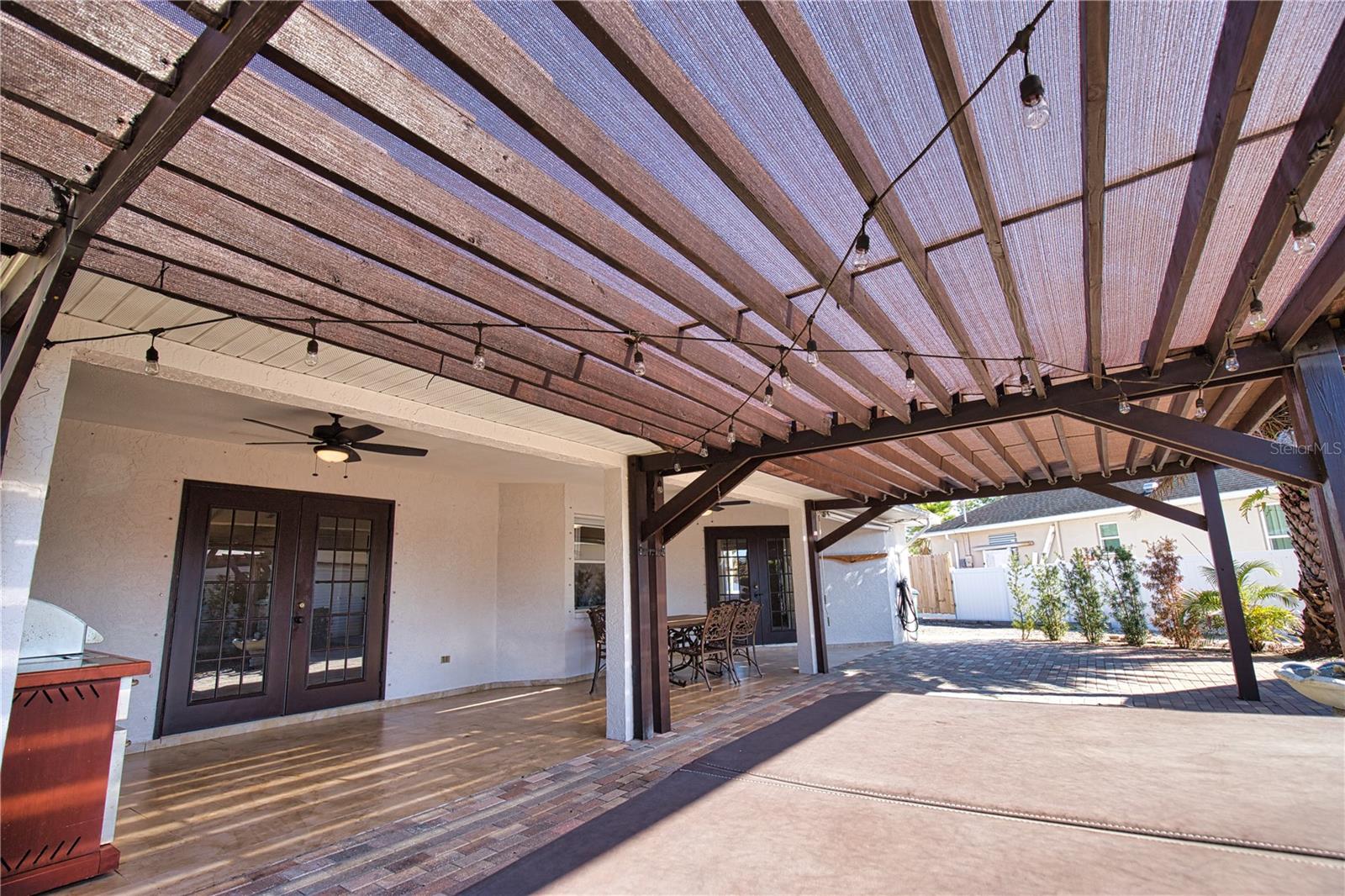 Listing photo id 46 for 3985 Massini Avenue