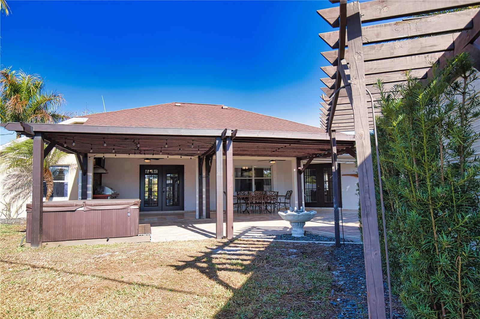 Listing photo id 51 for 3985 Massini Avenue