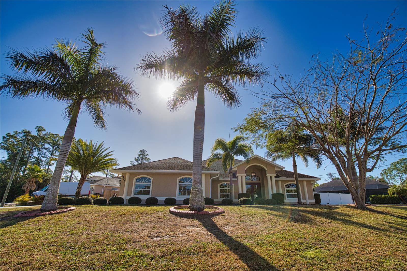 Listing photo id 5 for 3985 Massini Avenue