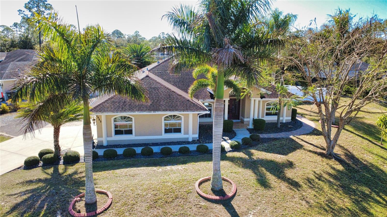 Listing photo id 69 for 3985 Massini Avenue