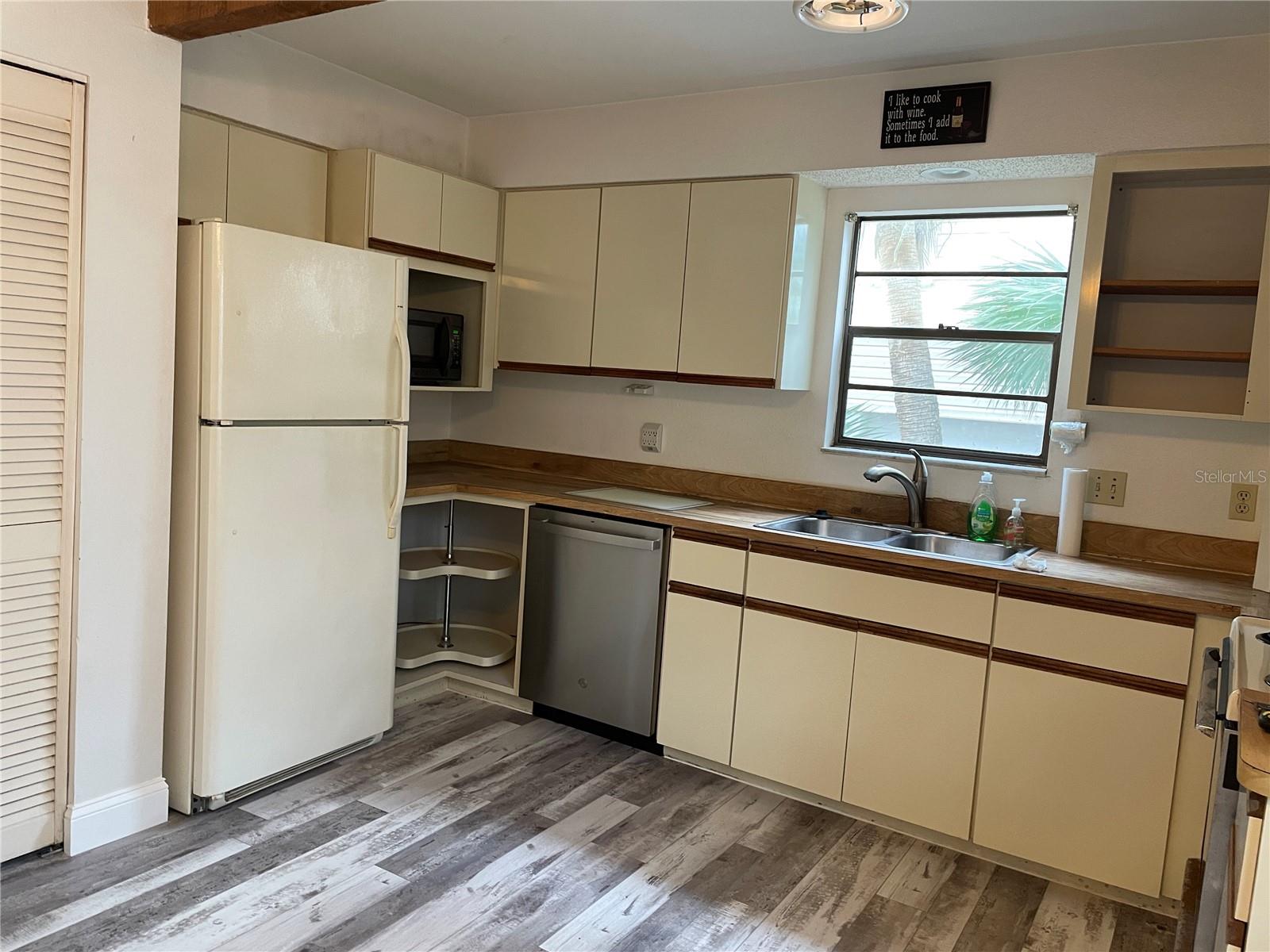 Image 28 of 42 For 60 Beachcomber Lane B