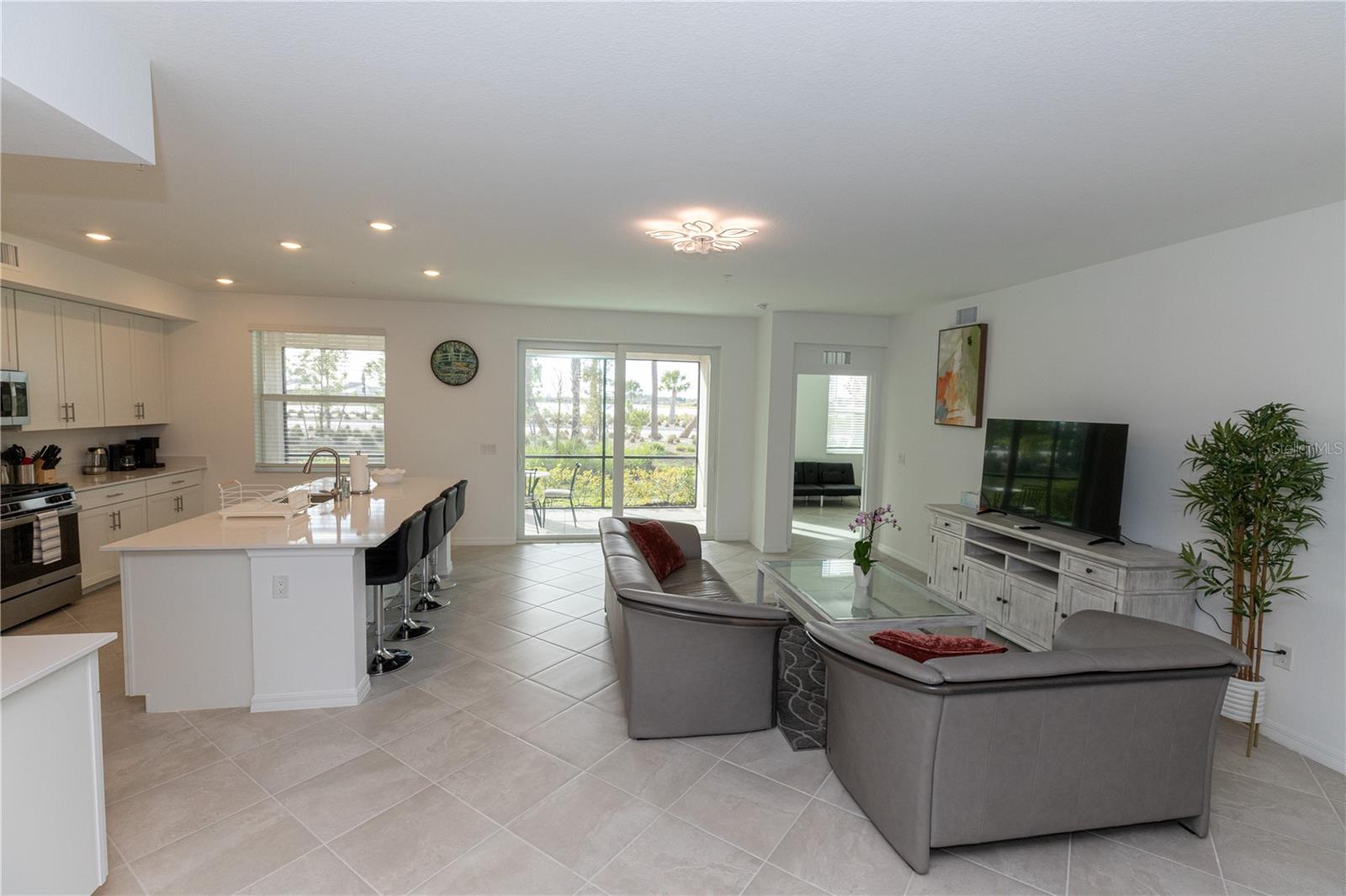 Image 10 of 23 For 16572 Kingwood Lane 3611